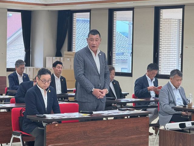 七尾市での意見交換会で発言する立花代表理事